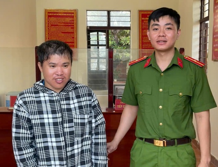 Công an xã Kiến Hưng: Nhanh chóng tìm người thân cho thanh niên bị bệnh tâm thần đi lang thang